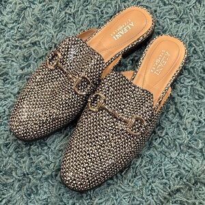 NWOT Alfani Women's Black and White Mules